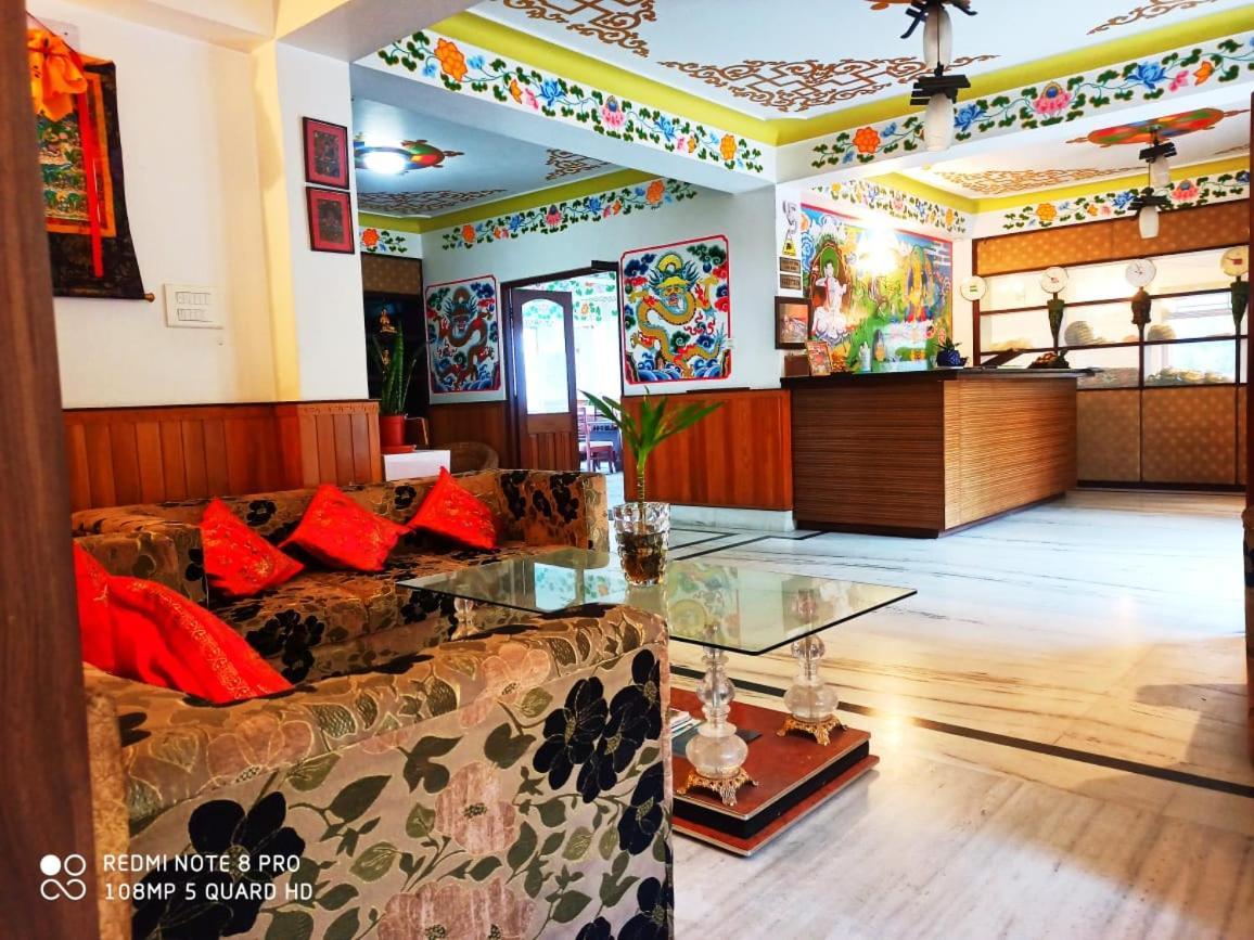 Dwang Rumtek Resort Tādong Buitenkant foto