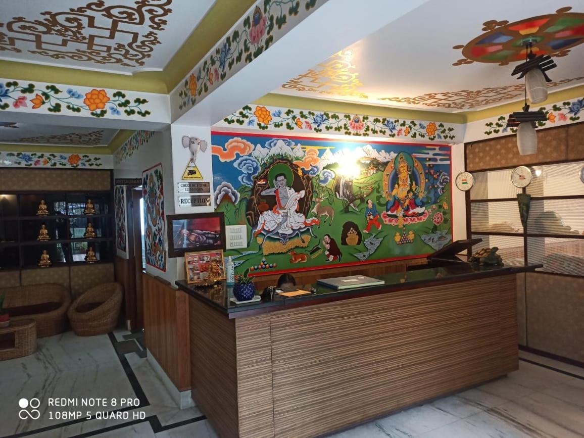 Dwang Rumtek Resort Tādong Buitenkant foto